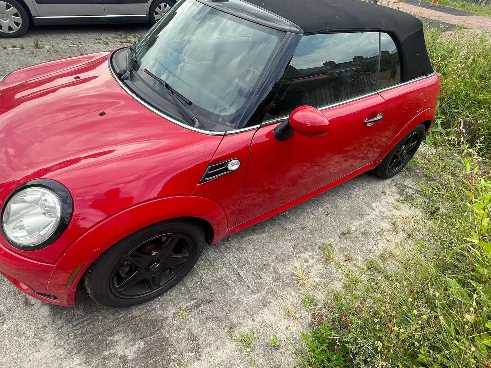 Mini Cooper Cabrio 1.6 120pk 2009 Rood, Auto's, Stof, Zwart, 4 cilinders, Cabriolet