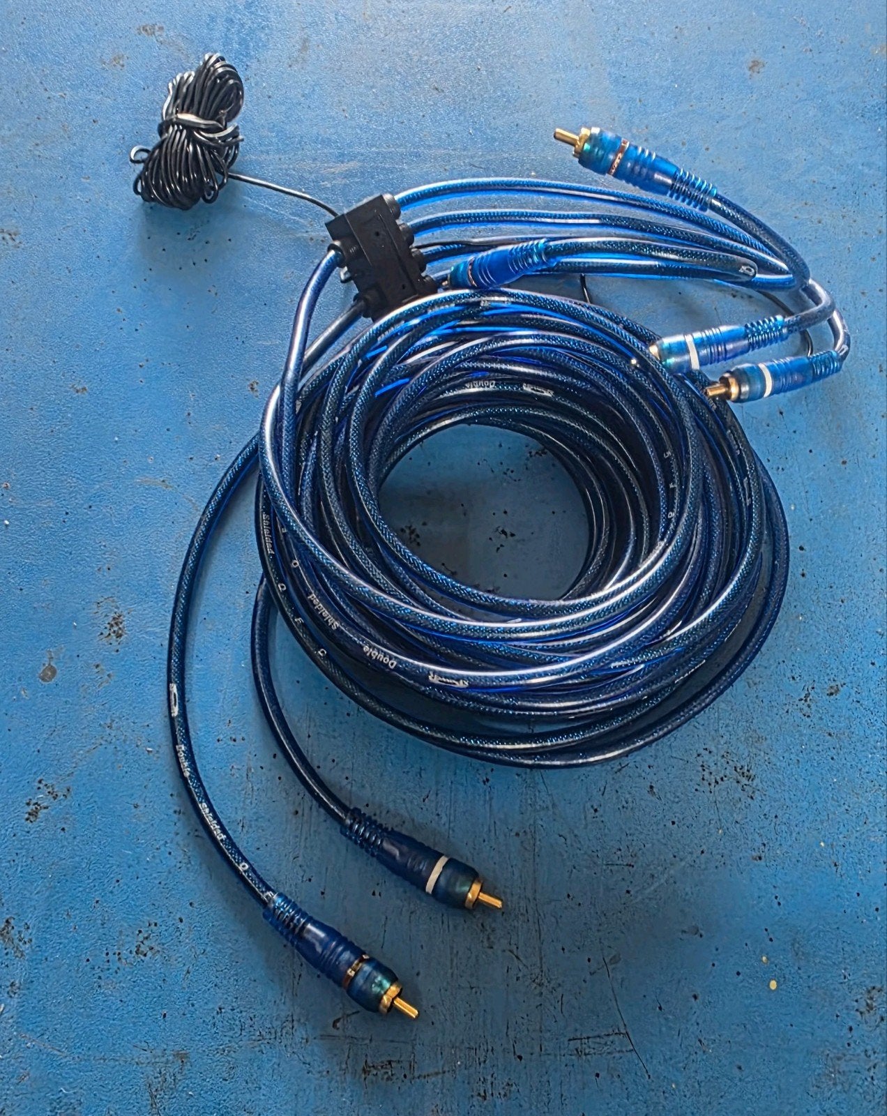 speciale Bear Xpower RCA/tulp kabel 2 ingangen 4 uitgangen 5, Auto diversen, Ophalen of Verzenden, Nieuw