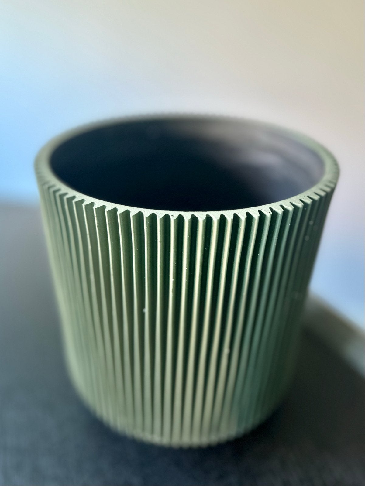 Capi Europe Vaas Cilinder “GROOVE” Groen - Luxe Binnenpot, Ophalen, Kunststof, Met patroon/structuur, Zo goed als nieuw