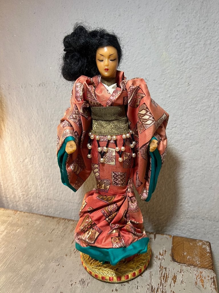 vintage unieke prachtige Japanse geisha-pop kimono doll pop, Verzamelen, Poppen, Ophalen of Verzenden, Zo goed als nieuw, Pop