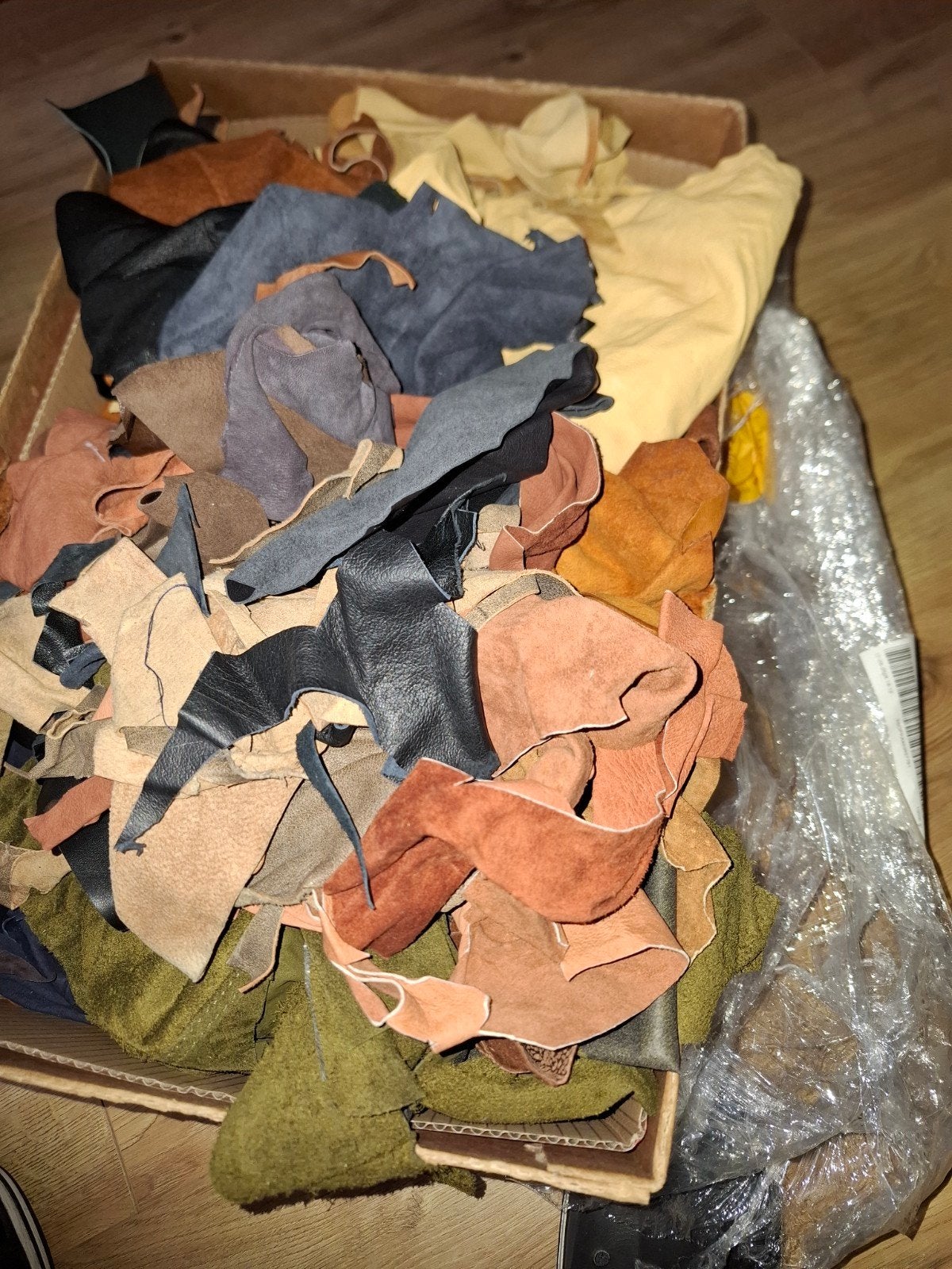 Leren lapjes voor diverse knutselprojecten, Gebruikt, Meerkleurig, Ophalen of Verzenden, Leer