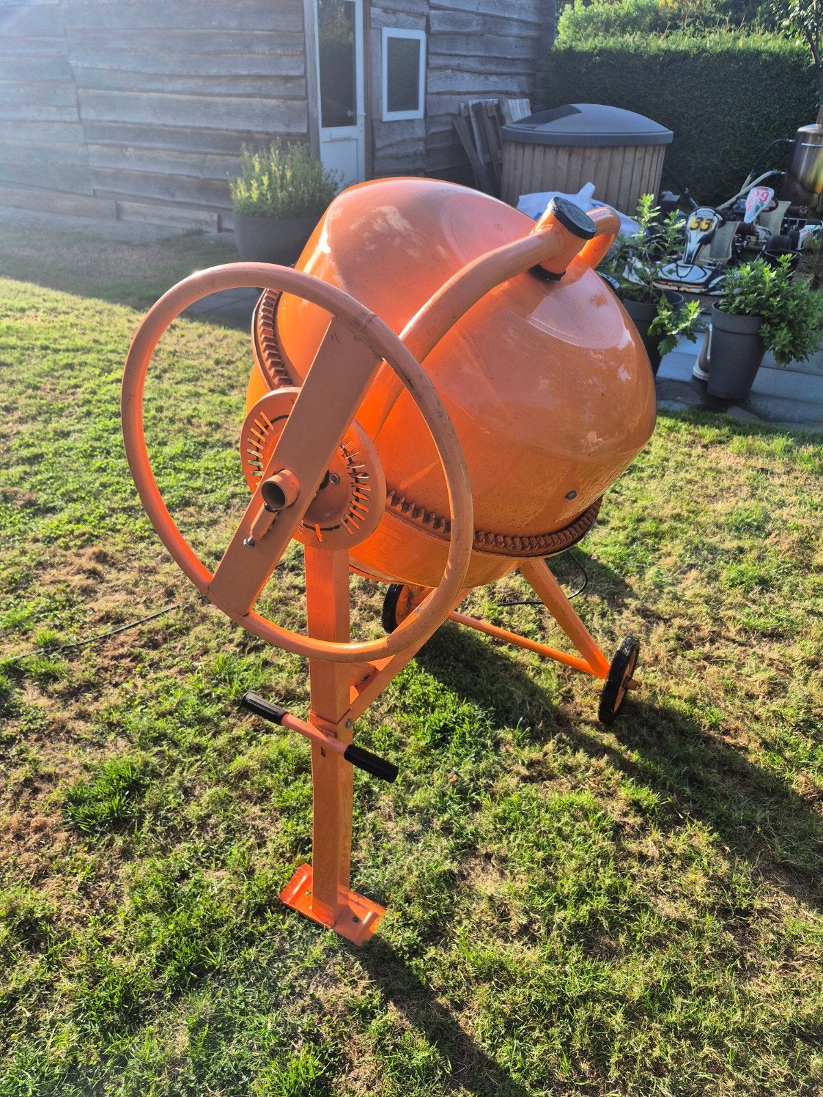 Hecht 2141 Betonmolen - 140L, 650W, Ophalen, Gebruikt