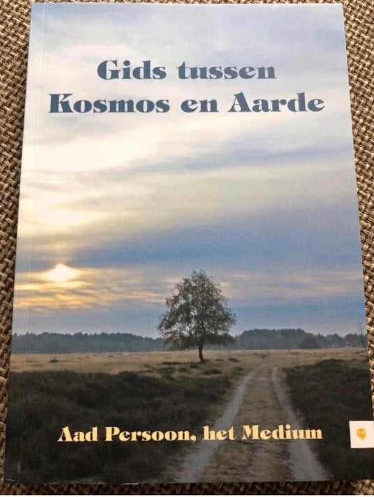 Boek Gids tussen Kosmos en Aarde, Aad Persoon, Ophalen of Verzenden, Zo goed als nieuw, Natuurwetenschap