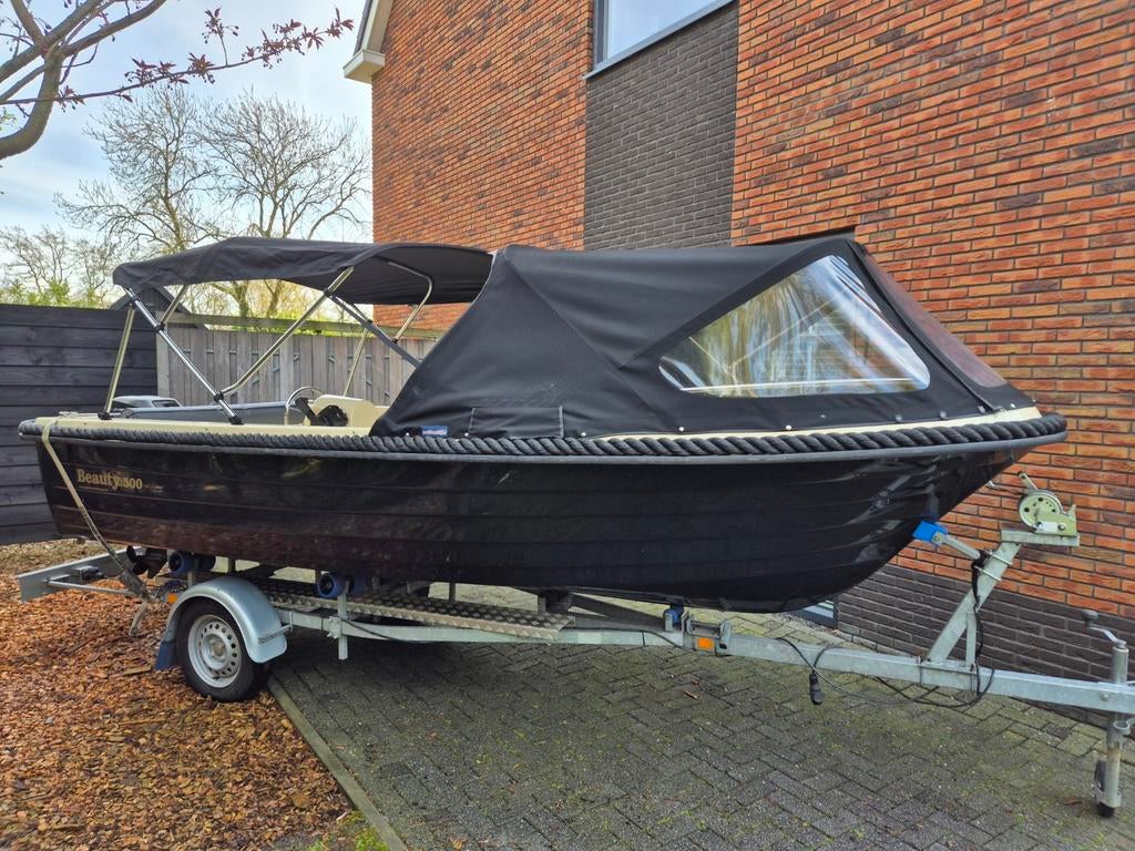 Sloep Beauty 500 met 15 pk Tohatsu en kanteltrailer, Watersport en Boten, Sloepen, Ophalen, Gebruikt, Buitenboordmotor, Polyester