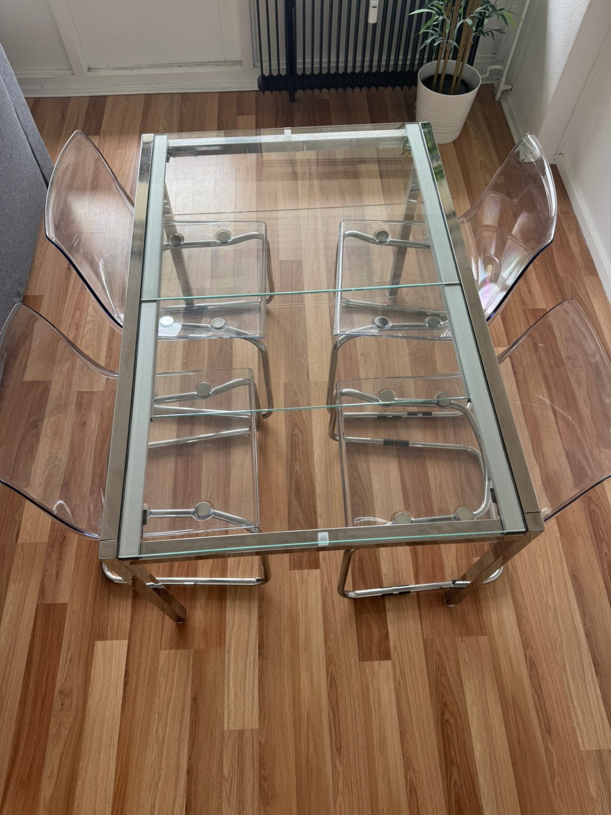 Table + 4 chairs, Ophalen, Zo goed als nieuw, Rechthoekig, 50 tot 100 cm