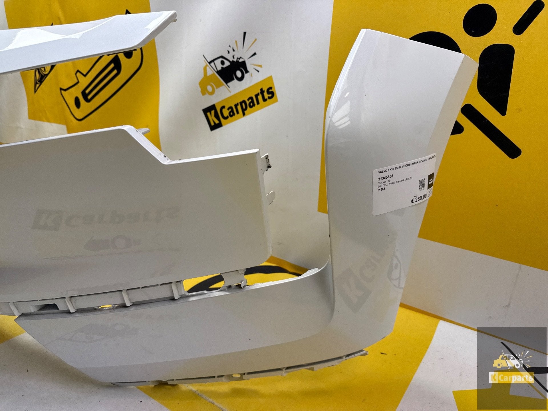 Volvo EX30 2023+ voorbumper 31345658 origineel, Gebruikt, Gunnar Engellaus vag 8
405 31  Gothenburg, SE, Voor, Info@volvocars.com