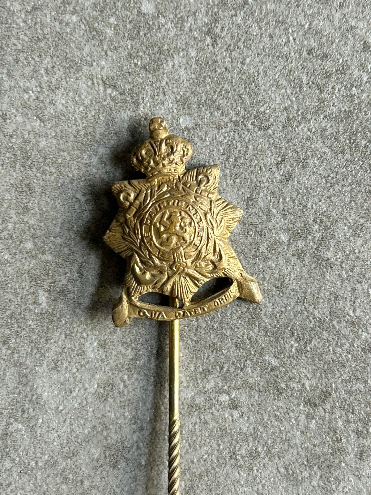 Korps Mariniers Qua Patet Orbis speldje, Ophalen of Verzenden, Marine, Nederland, Embleem of Badge