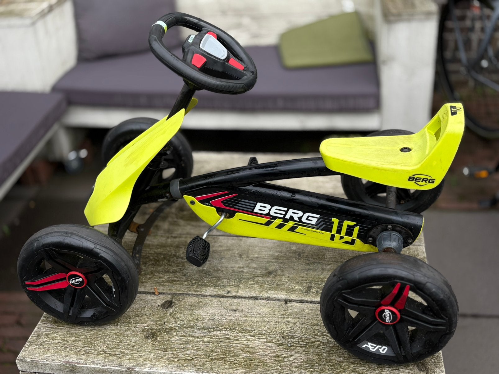 BERG BUZZY AERO SKELTER 2-5 JAAR LIME