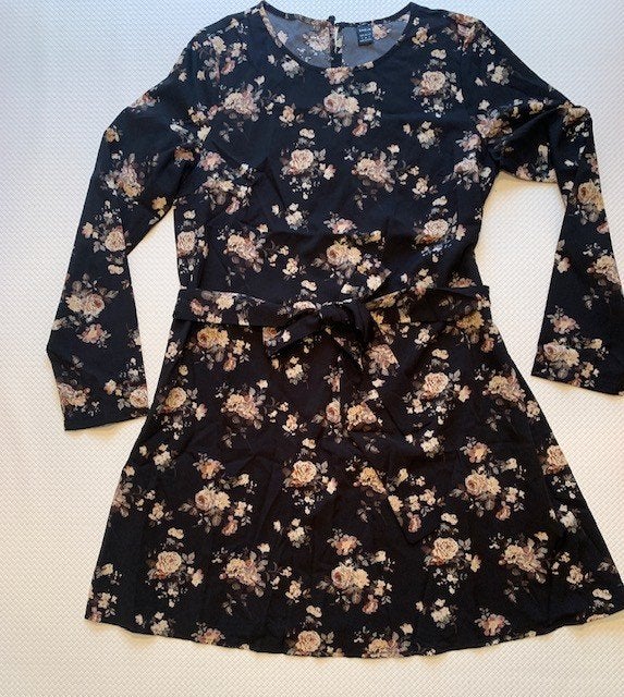 Jurkje, van Shein , maat 36 nog NIEUW (R158), Kleding | Dames, Zwart, Nieuw, Ophalen of Verzenden, Maat 36 (S)
