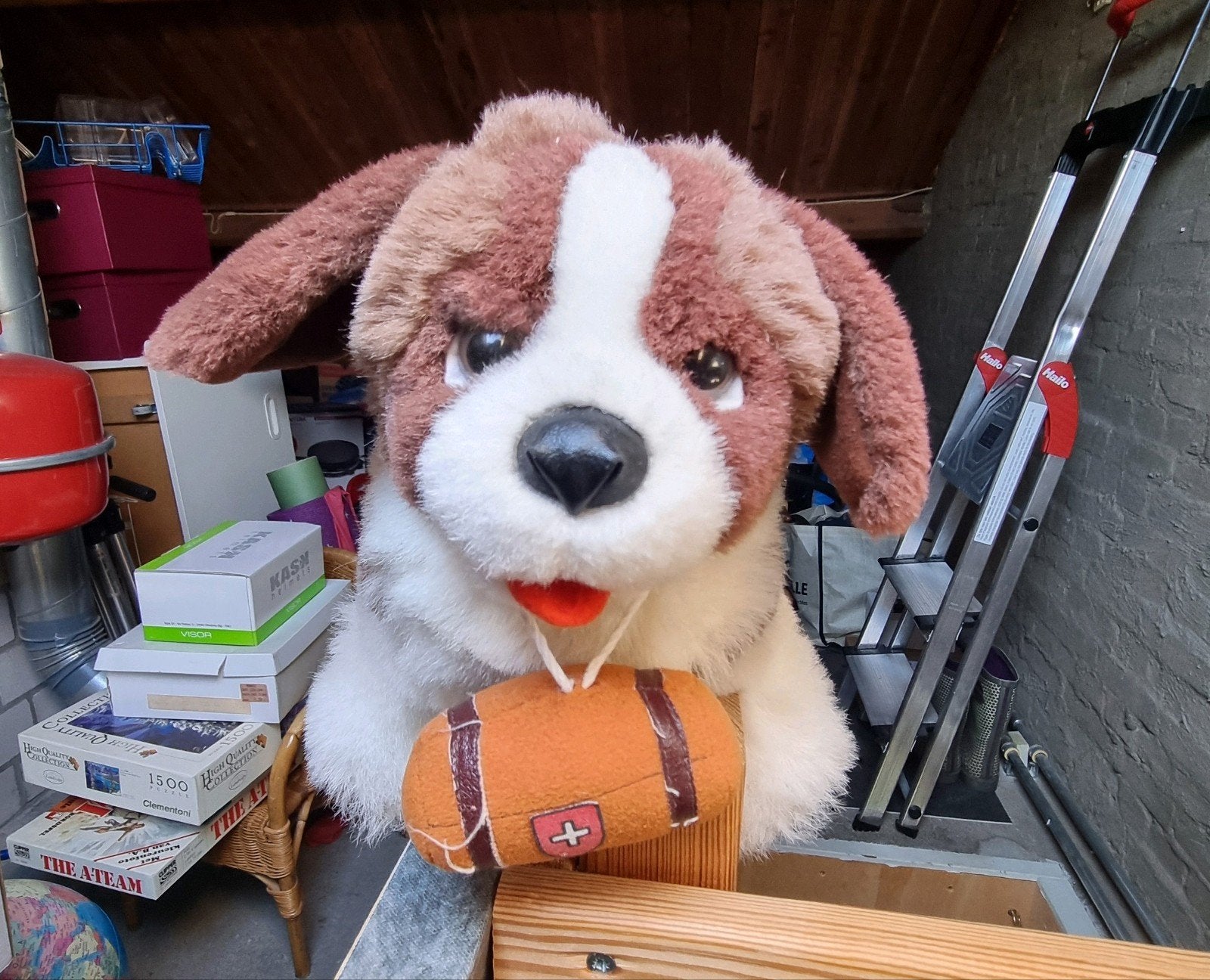 Sint Bernard knuffel met vaatje, Overige merken, Overige karakters, Zo goed als nieuw, Middelgroot (20 tot 80 cm)