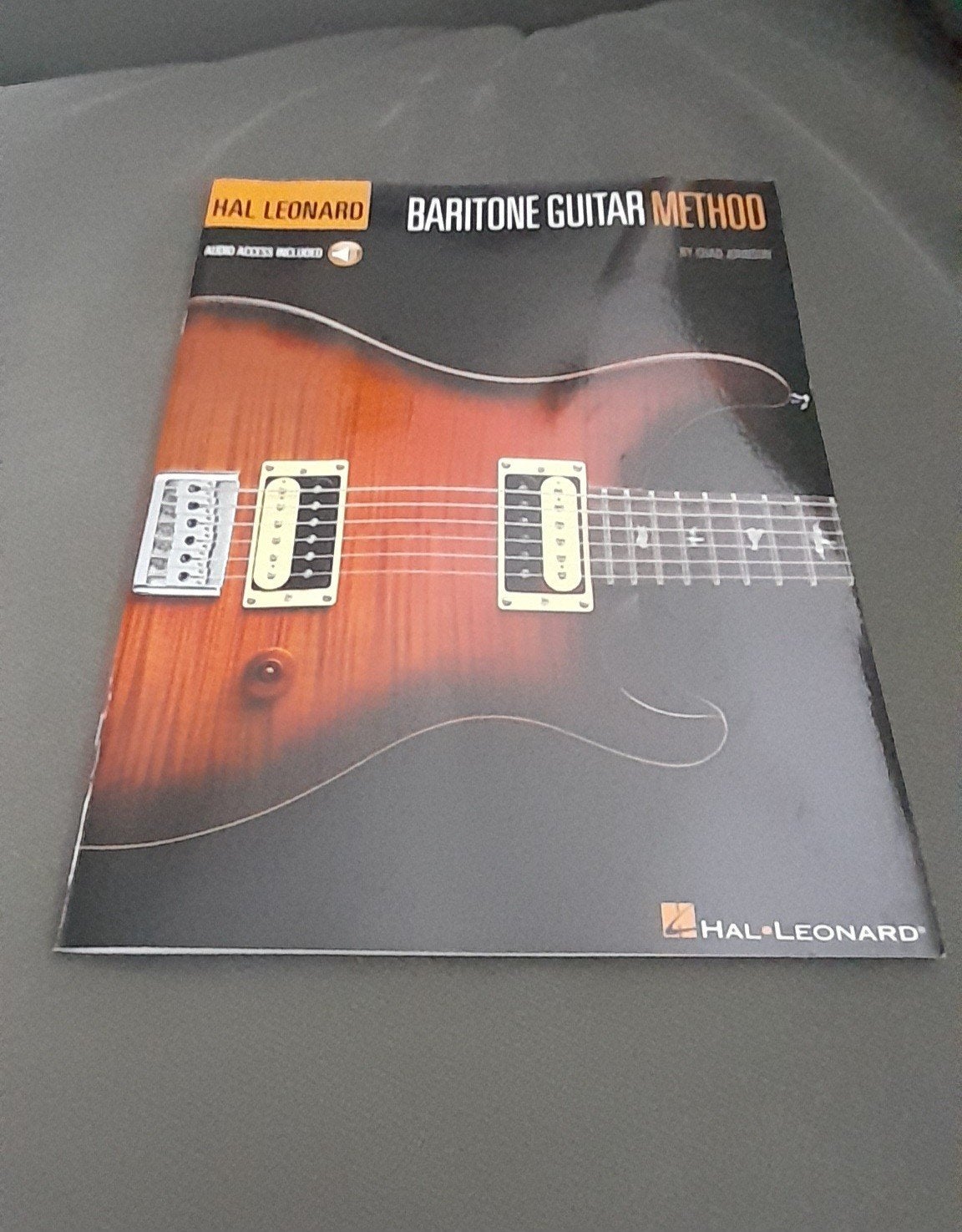 Hal Leonard Baritone Gitaar Methode - 56 blz. - Goede staat, Ophalen of Verzenden