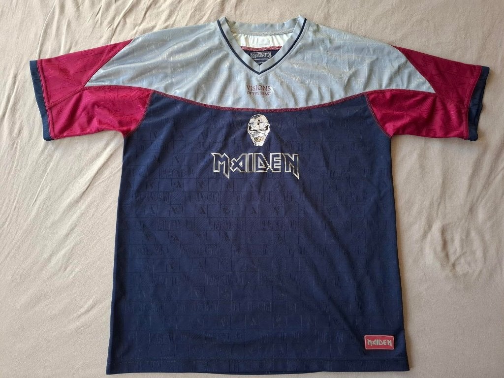 Iron Maiden – Origineel voetbalshirt – maat L, Ophalen of Verzenden, Gedragen, Maat 52/54 (L), Blauw