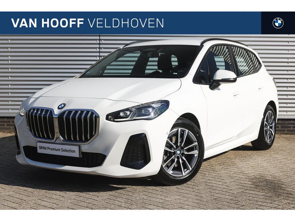 BMW 2 Serie Active Tourer 218i M Sport Automaat / Trekhaak /, 136 pk, Gebruikt, Zwart, Met garantie (alle)