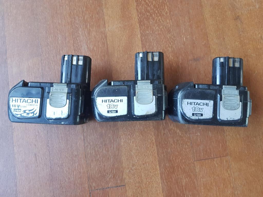 Accu's en lader Hitachi, Ophalen of Verzenden, Gebruikt