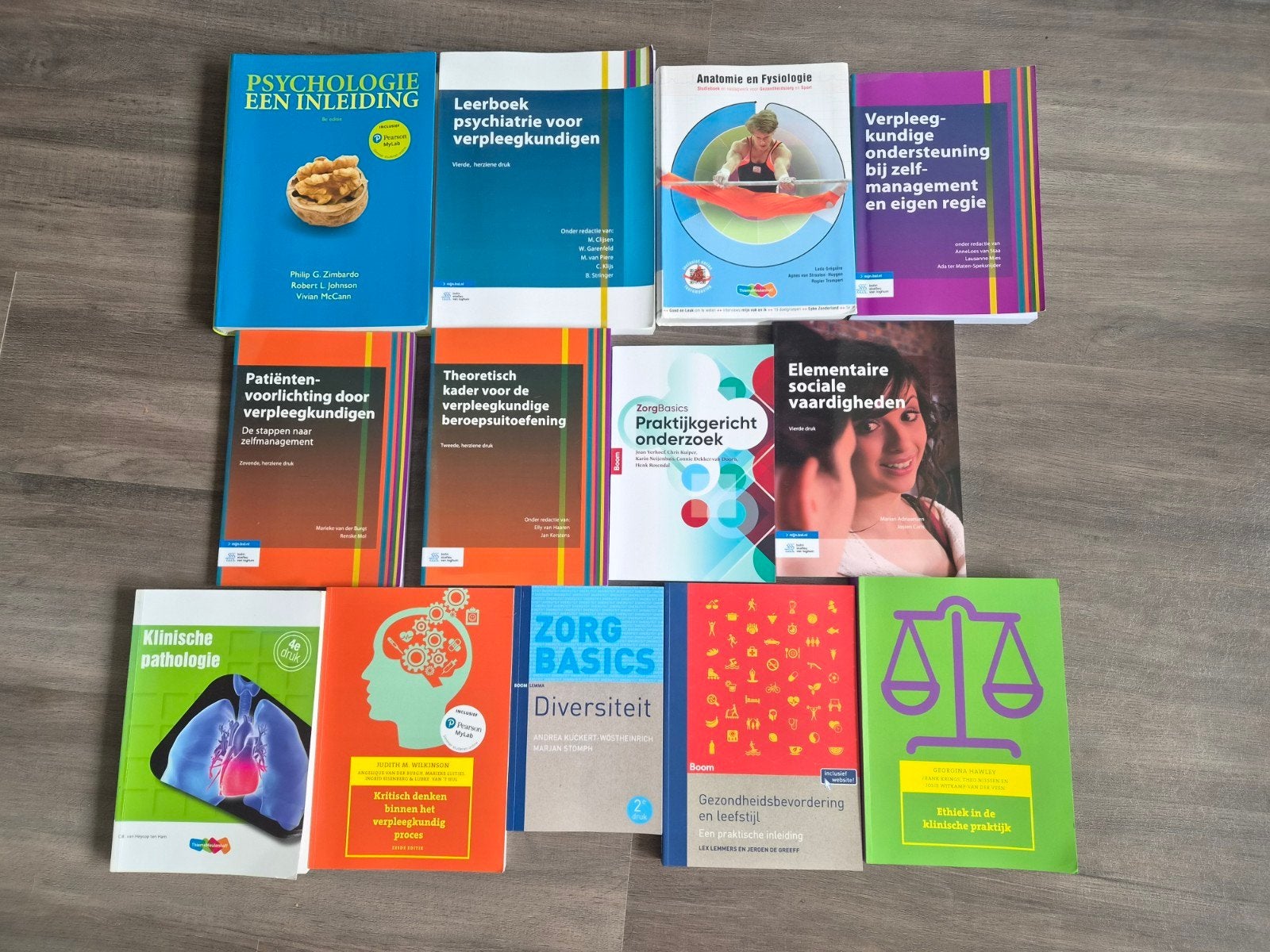 HBO- verpleegkunde 13 diverse studieboeken, Ophalen of Verzenden, Zo goed als nieuw, HBO