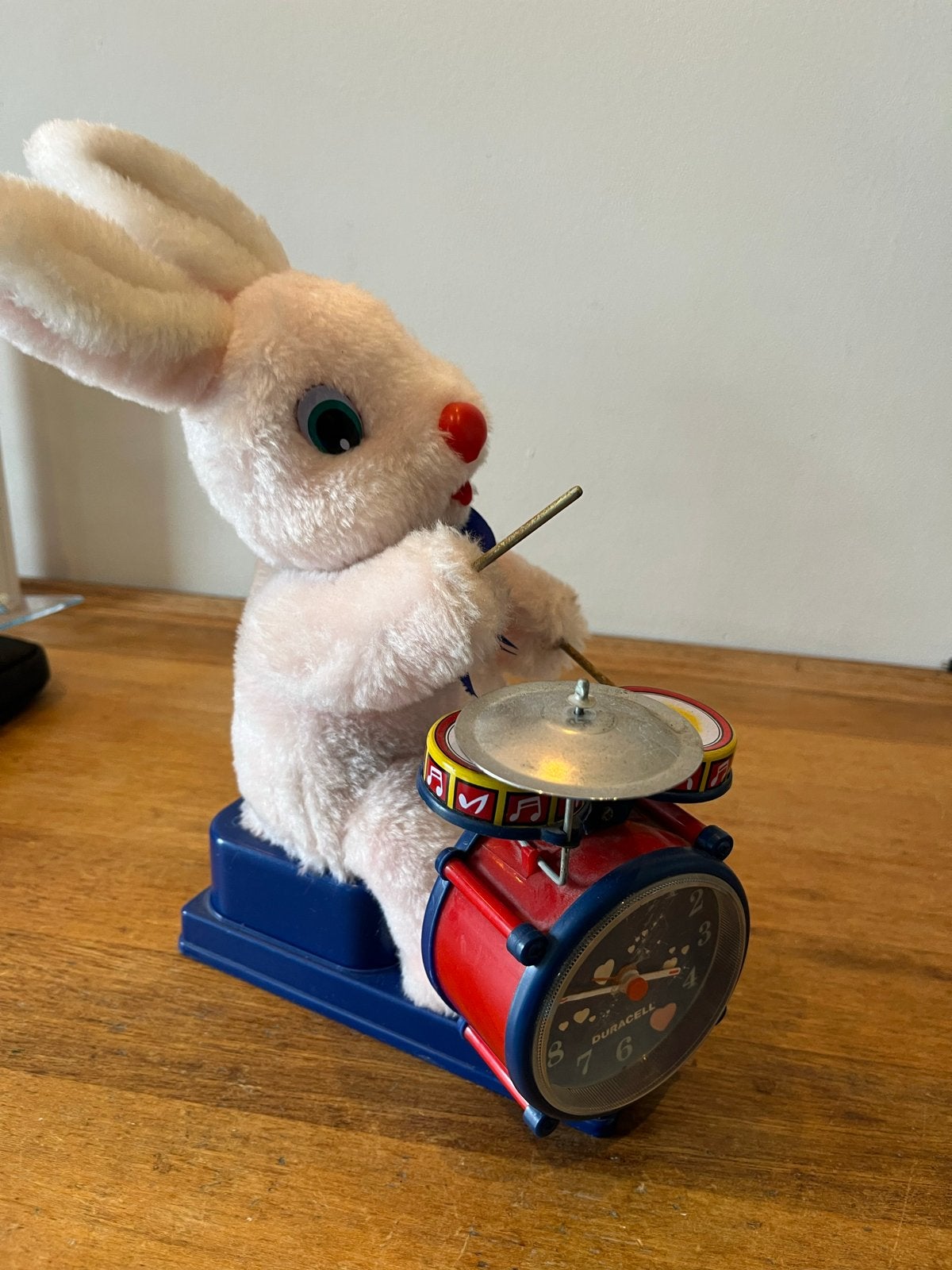 Vintage Speelgoed Konijn Drummer - Batterij Aangedreven, Ophalen of Verzenden