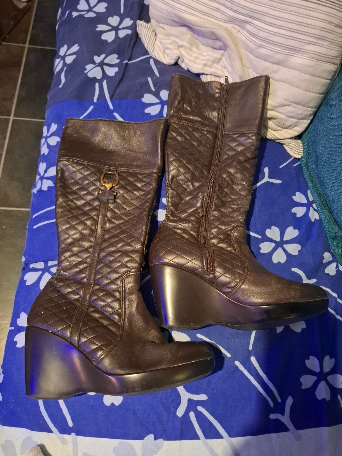 Bruine gewatteerde laarzen met sleehak, Kleding | Dames, Schoenen, Gedragen, Hoge laarzen, Bruin, Ophalen