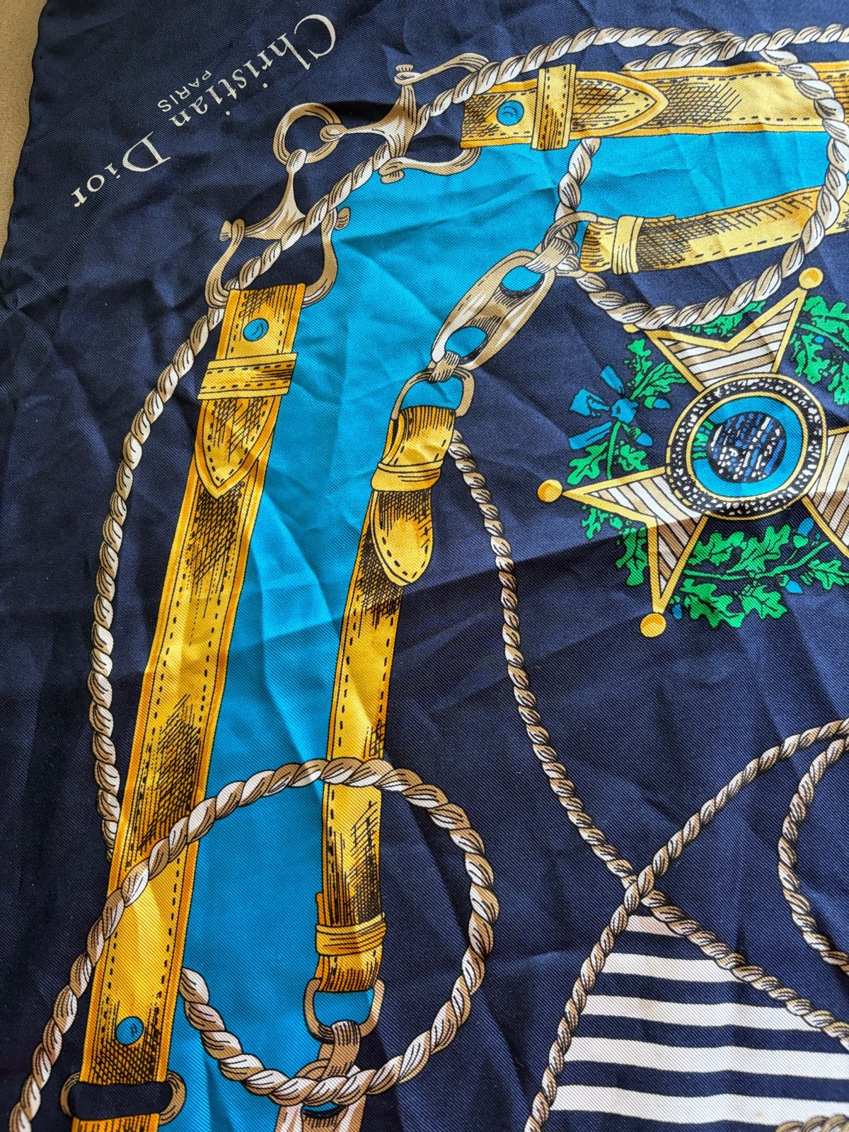 Christian Dior Zijden Sjaal - Zeer Goede Staat, Kleding | Dames, Overige Dameskleding, Ophalen of Verzenden, Zo goed als nieuw
