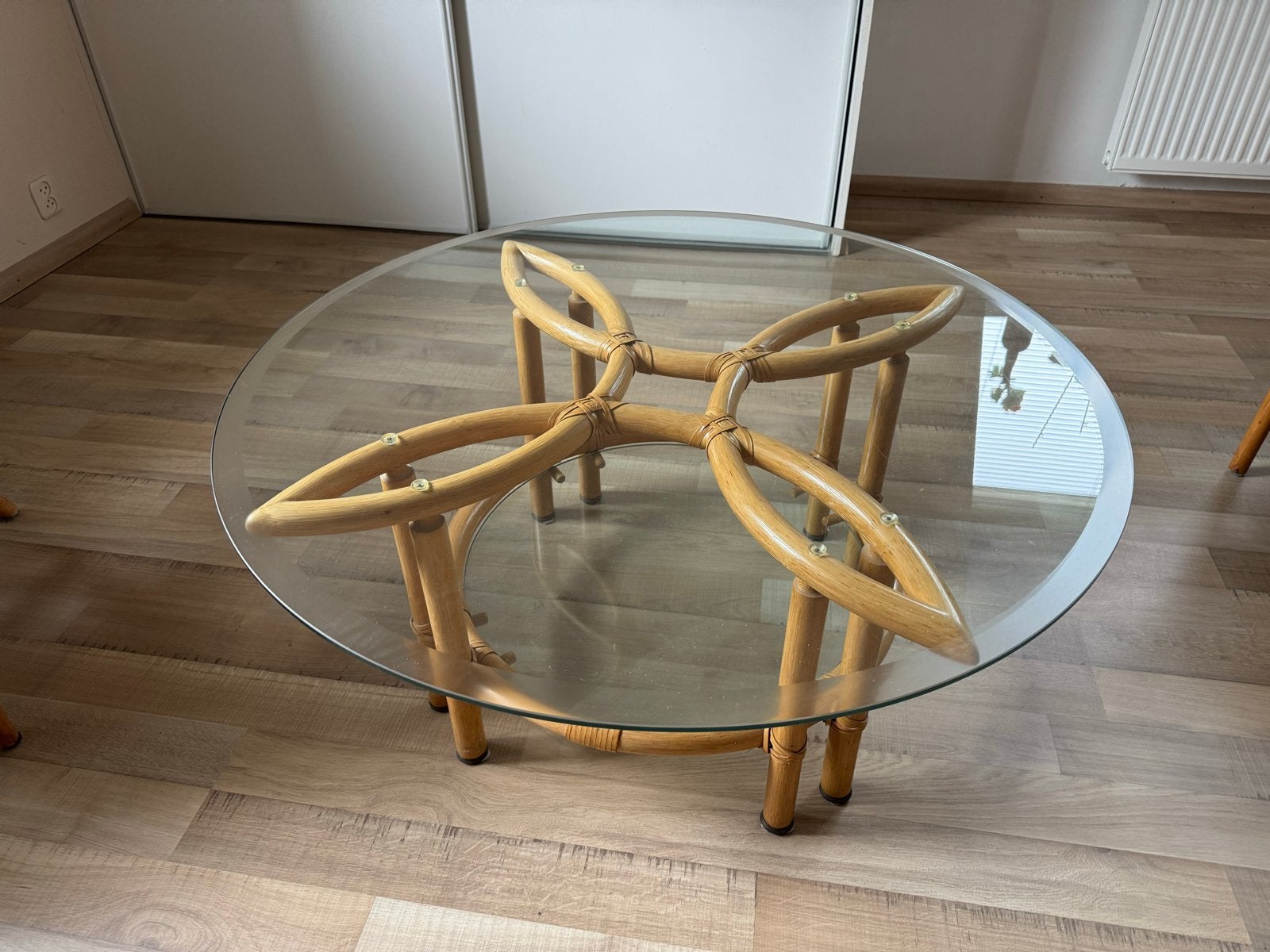 Glazen salontafel met bamboe onderstel, Ophalen, Gebruikt, Rond, 50 tot 100 cm