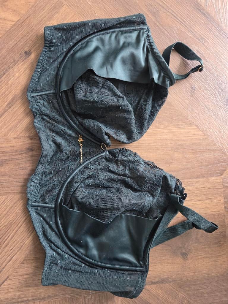 Donkergroene BH 80i van Primark, Kleding | Dames, Ondergoed en Lingerie, Primark, Ophalen of Verzenden, Groen, BH