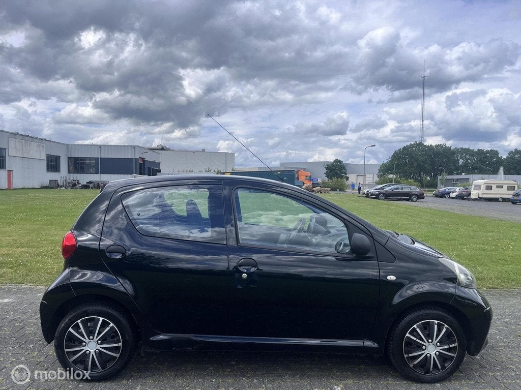 Toyota Aygo 1.0-12V / Airco / NAP / APK / 5drs /, Auto's, Toyota, Voorwielaandrijving, Stof, Gebruikt, 4 stoelen