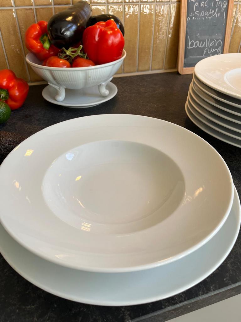 Thomas Rosenthal, 8x pastabord, 8x dinerbord, wit porcelein, Huis en Inrichting, Keuken | Servies, Ophalen of Verzenden, Zo goed als nieuw