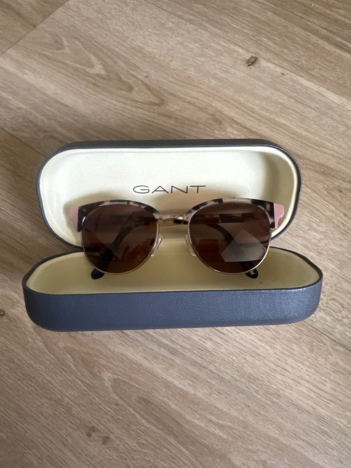 Gant dames zonnebril GA8063-1 SUN RX, Sieraden, Tassen en Uiterlijk, Zonnebrillen en Brillen | Dames, Overige merken, Gebruikt