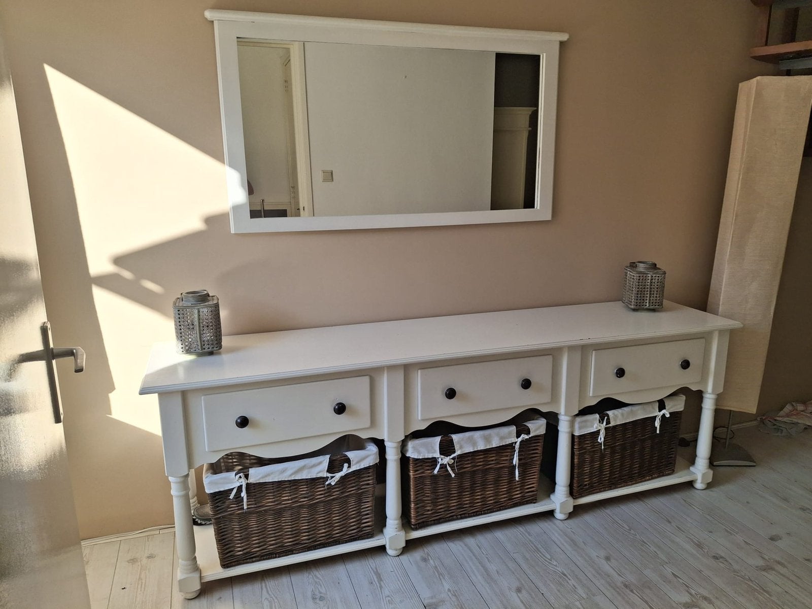 Sidetable met spiegel, Huis en Inrichting, Tafels | Sidetables, Ophalen, Gebruikt, 200 cm of meer, 25 tot 50 cm