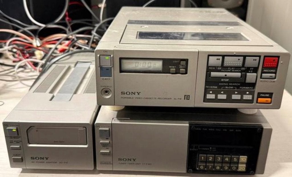 Sony SL-F1E Betamax recorder Incl werkende tuner, Ophalen, Refurbished, Betamax-speler of -recorder