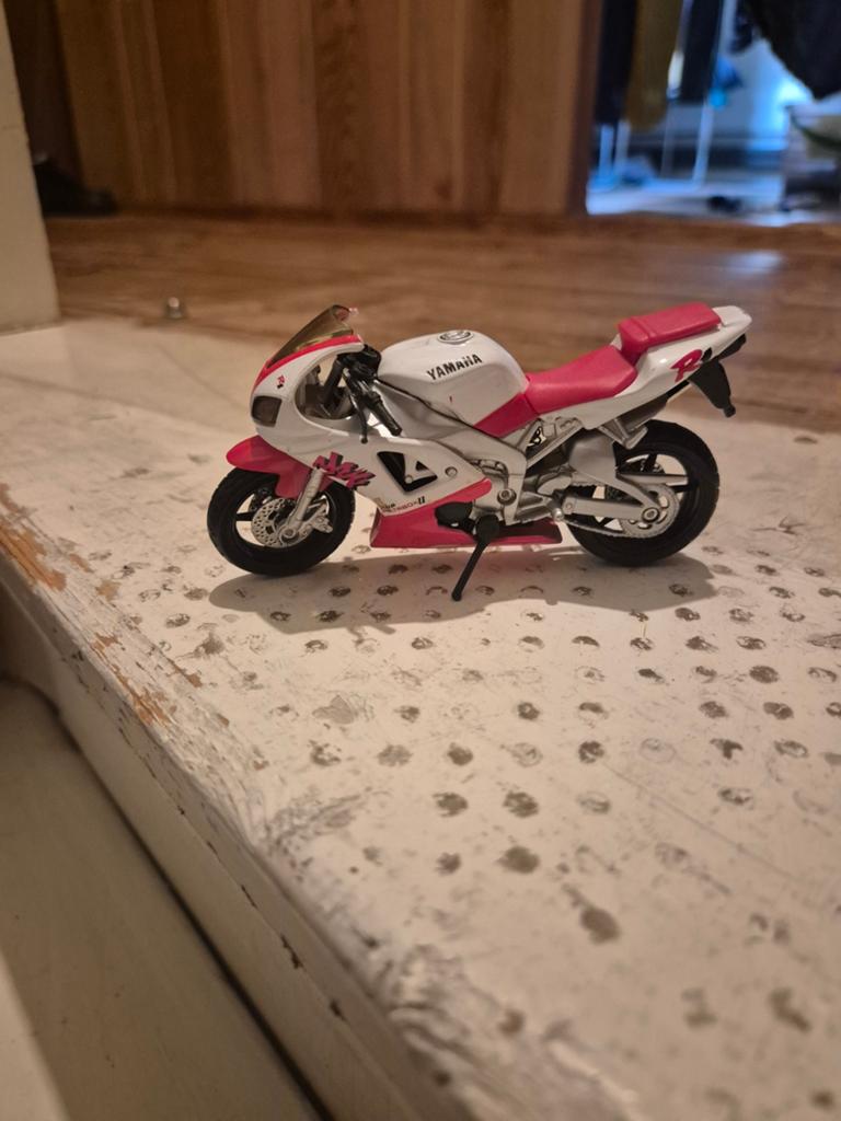 Verzameling van 8 gedetailleerde modelmotoren, Overige merken, Gebruikt, 1:50 of kleiner, Overige typen