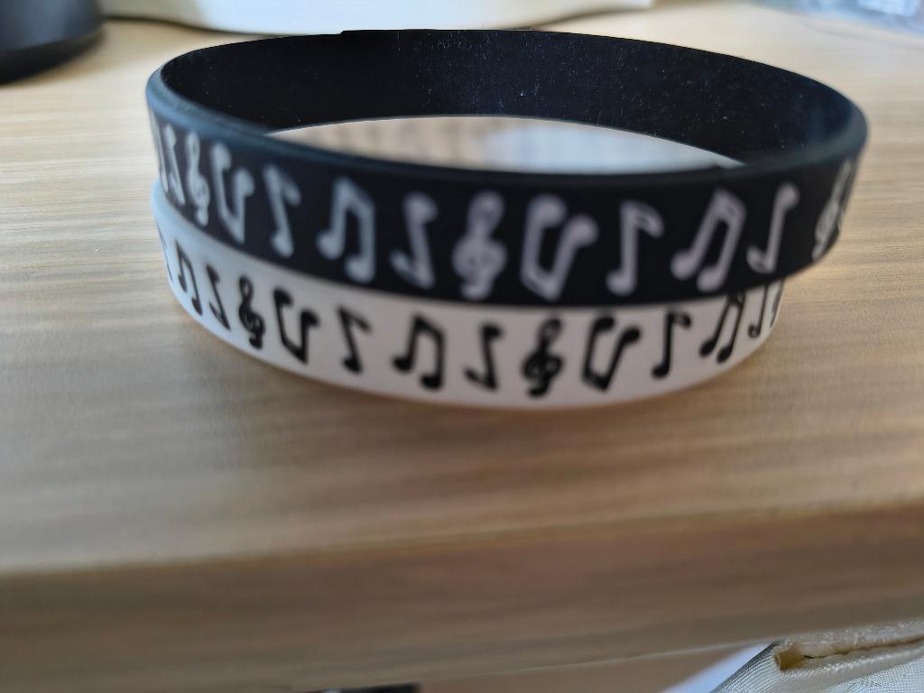 Set van 2 armbanden muzieknoten, Ophalen of Verzenden, Nieuw, Wit, Overige materialen
