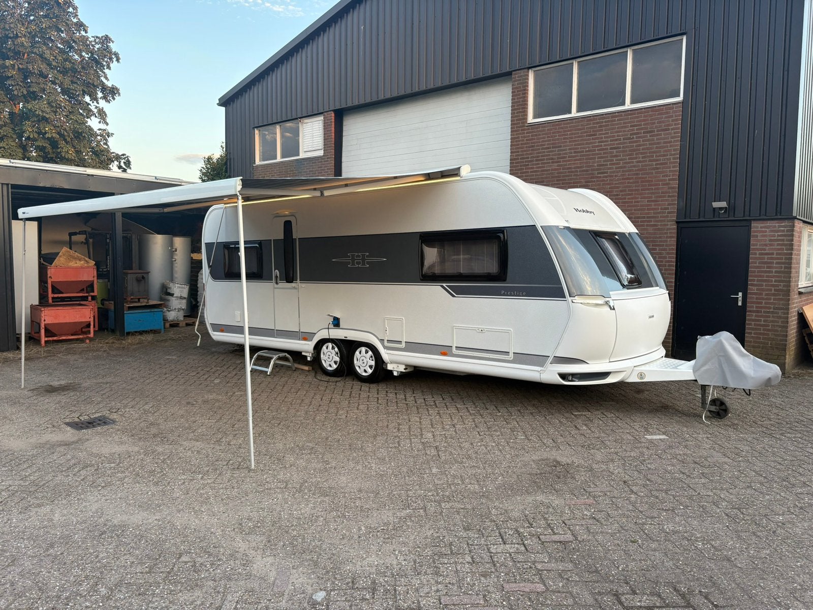 Hobby 620CL Prestige met Bovag 2026 en tempo 100., Caravans en Kamperen, Caravans, Rondzit, Hobby, 2 aparte bedden, Particulier