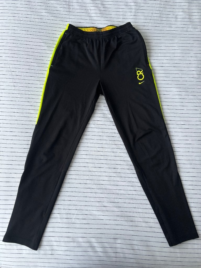 Nike trainingsbroek CR7 Cristiano Ronaldo - Maat:147 158, Broek, Gebruikt, Ophalen of Verzenden, Nike trainingsbroek