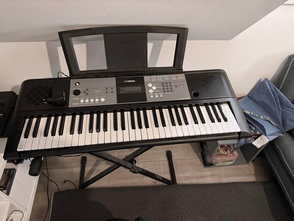 Yamaha keyboard EZ-220, 61 toetsen, Yamaha, Ophalen of Verzenden, Zo goed als nieuw