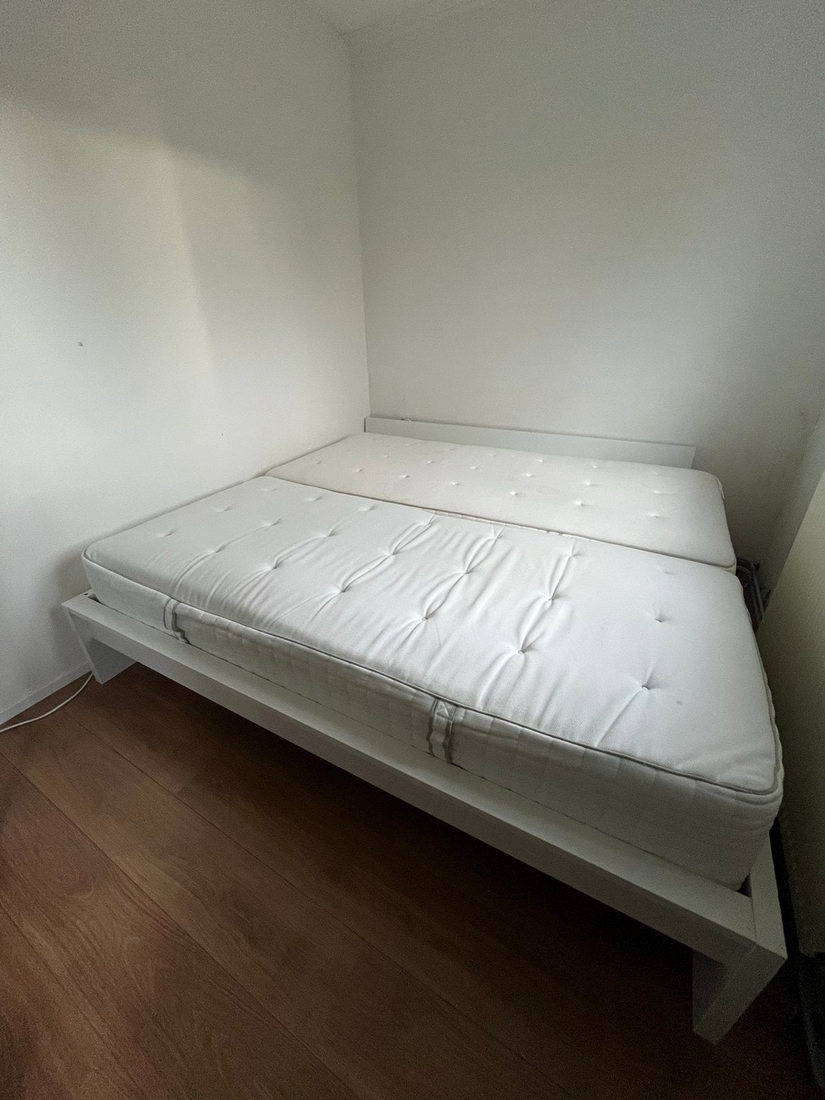 Tweepersoonsbed me IKEA HOKKÅSEN met matrassen, Ophalen, Gebruikt, Wit, Tweepersoons