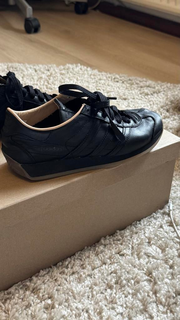 Adidas Country Japan sneakers - Maat 38, Kleding | Dames, Schoenen, Ophalen of Verzenden, Zo goed als nieuw, Zwart, Sneakers of Gympen