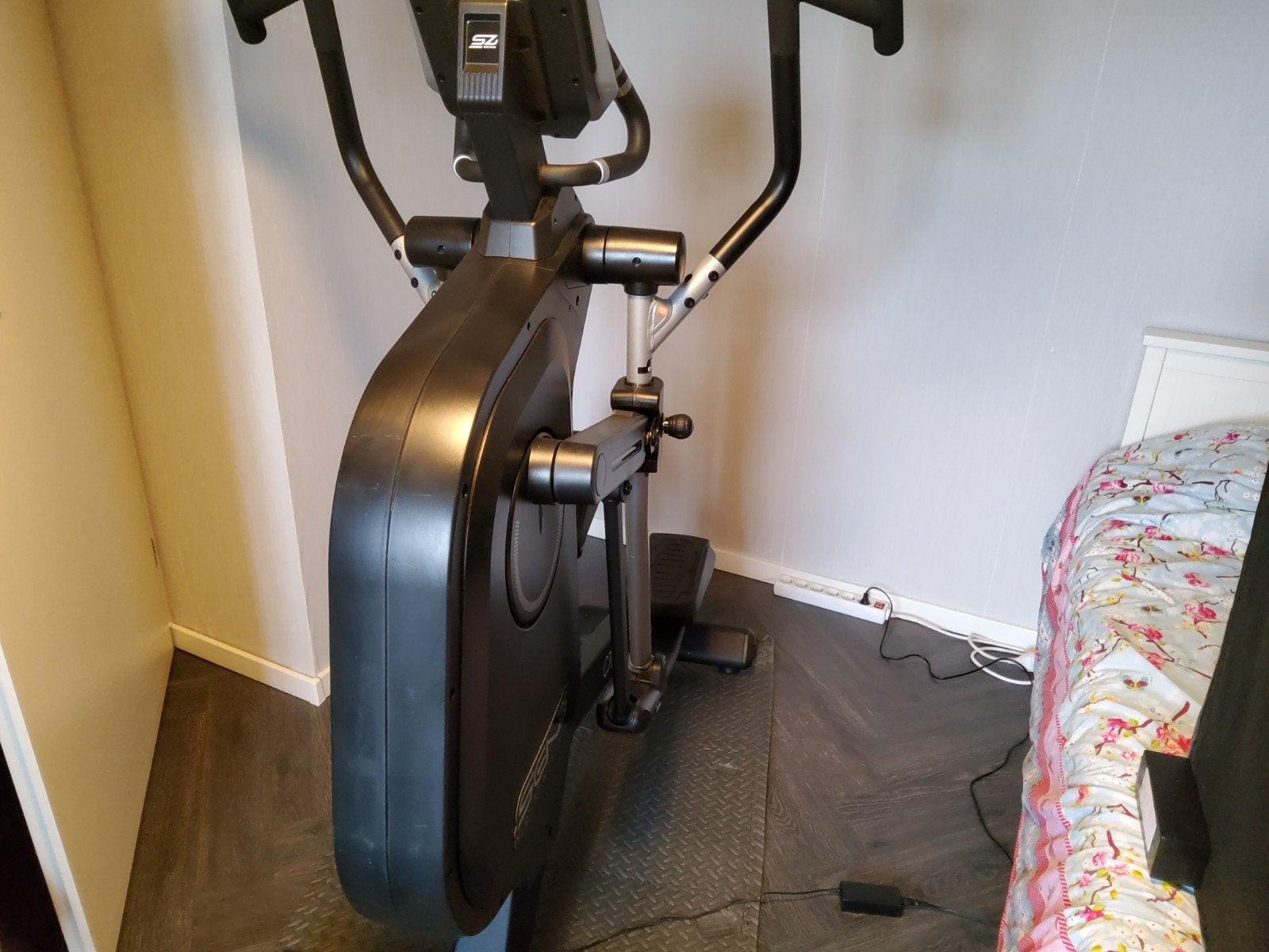Senz Fitness C7000 Crosstrainer met Android-scherm, Sport en Fitness, Fitnessapparatuur, Ophalen, Zo goed als nieuw, Crosstrainer