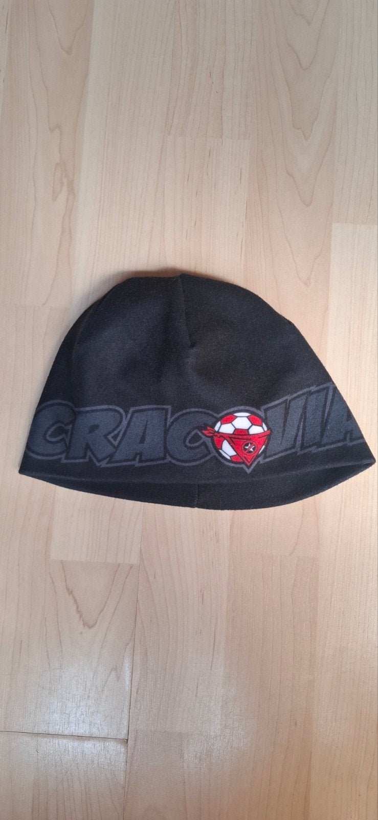 Cracovia muts - Zwart met logo, Kleding | Heren, Mutsen, Sjaals en Handschoenen, Overige maten, Ophalen of Verzenden, Zo goed als nieuw
