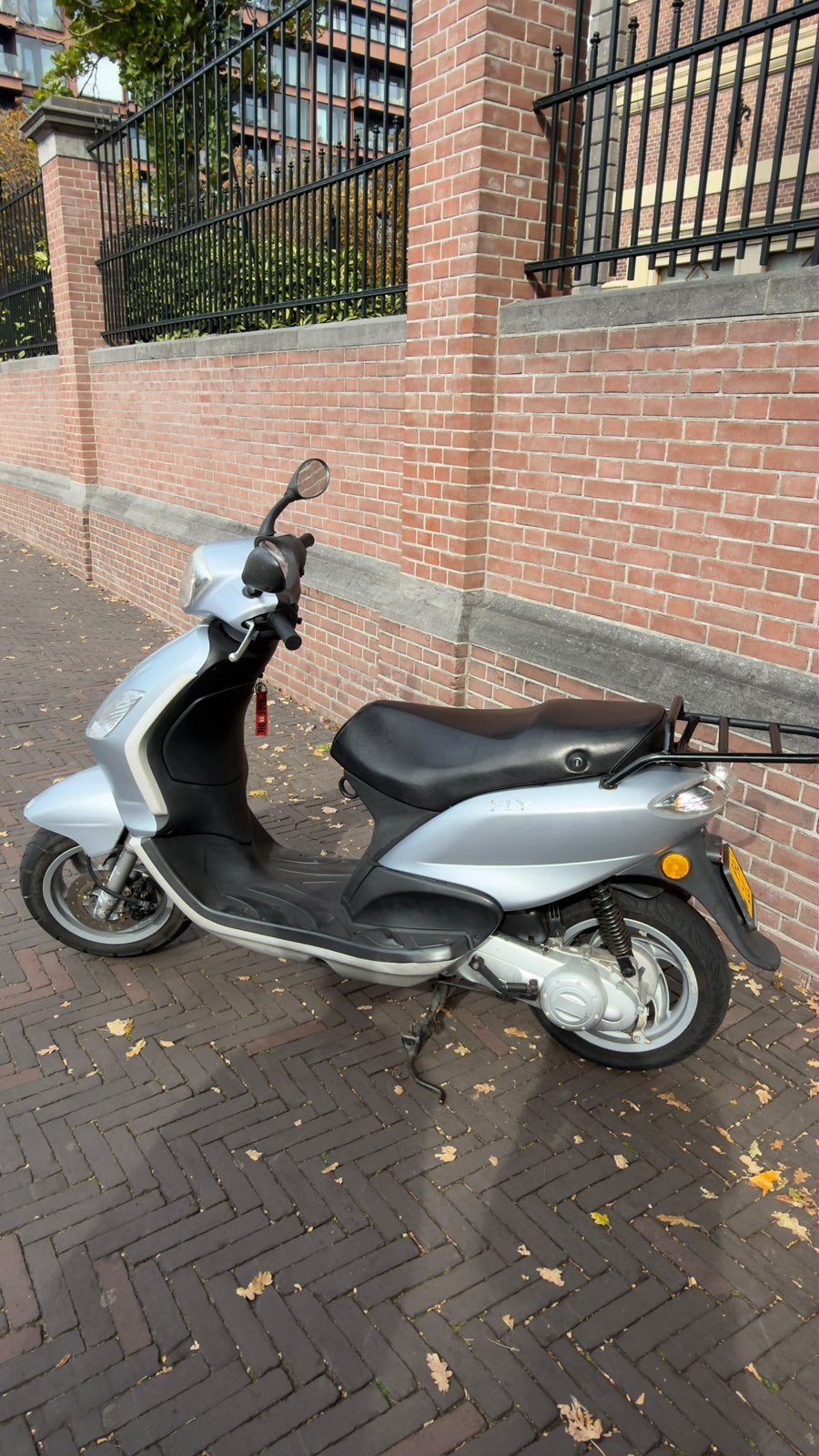 Foto 8 van Piaggio Fly 2T 2011 | Mag in Milieuzone | Weinig KM