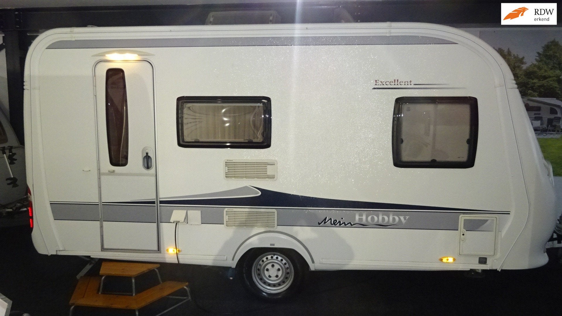 HOBBY EXCELLENT 410 SFE 2011 VASTBED TREINZIT MOVER Bovag 20, Caravans en Kamperen, Douche, Hobby, Bedrijf, Tot en met 4