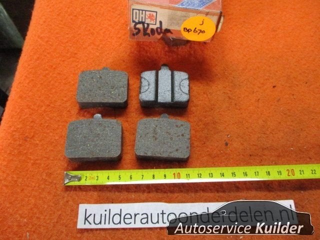 Remblokken voorzijde Skoda 105,120 rapid BP670 QH bp626, -, -, Nieuw, Ophalen of Verzenden
