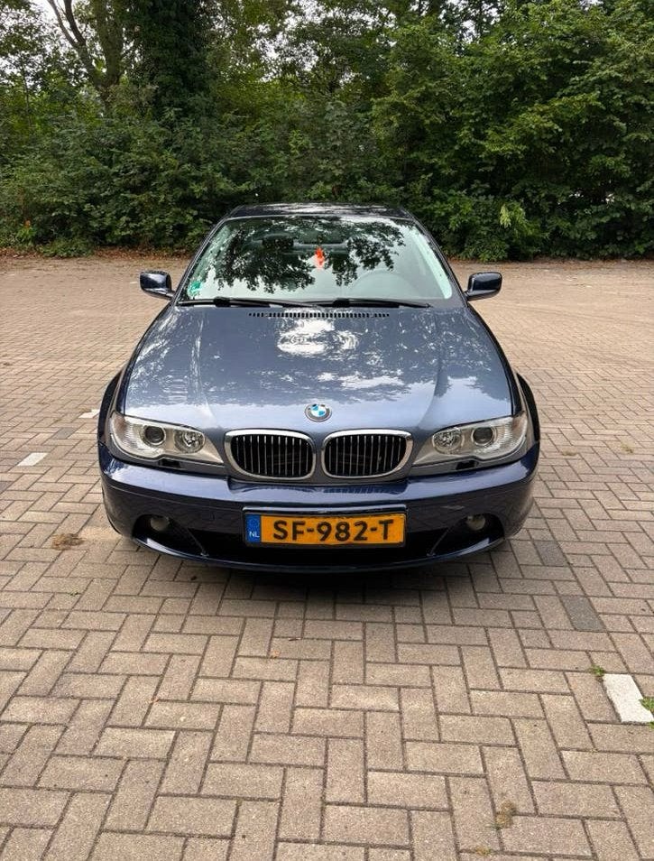 BMW e46 318CI, Auto's, BMW, Achterwielaandrijving, 1995 cc, Blauw, Leder en Stof
