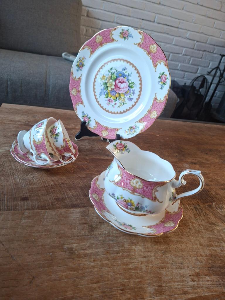 Royal Albert Lady Carlyle Servies - Vintage Roze Bloemen, Ophalen of Verzenden