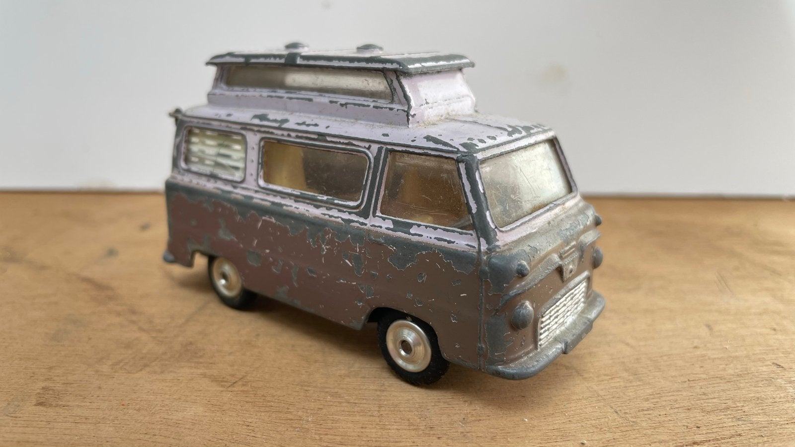 Vintage Corgi Toys Ford Thames Airborne Caravan 420, Hobby en Vrije tijd, Modelauto's | 1:43, Ophalen of Verzenden, Gebruikt