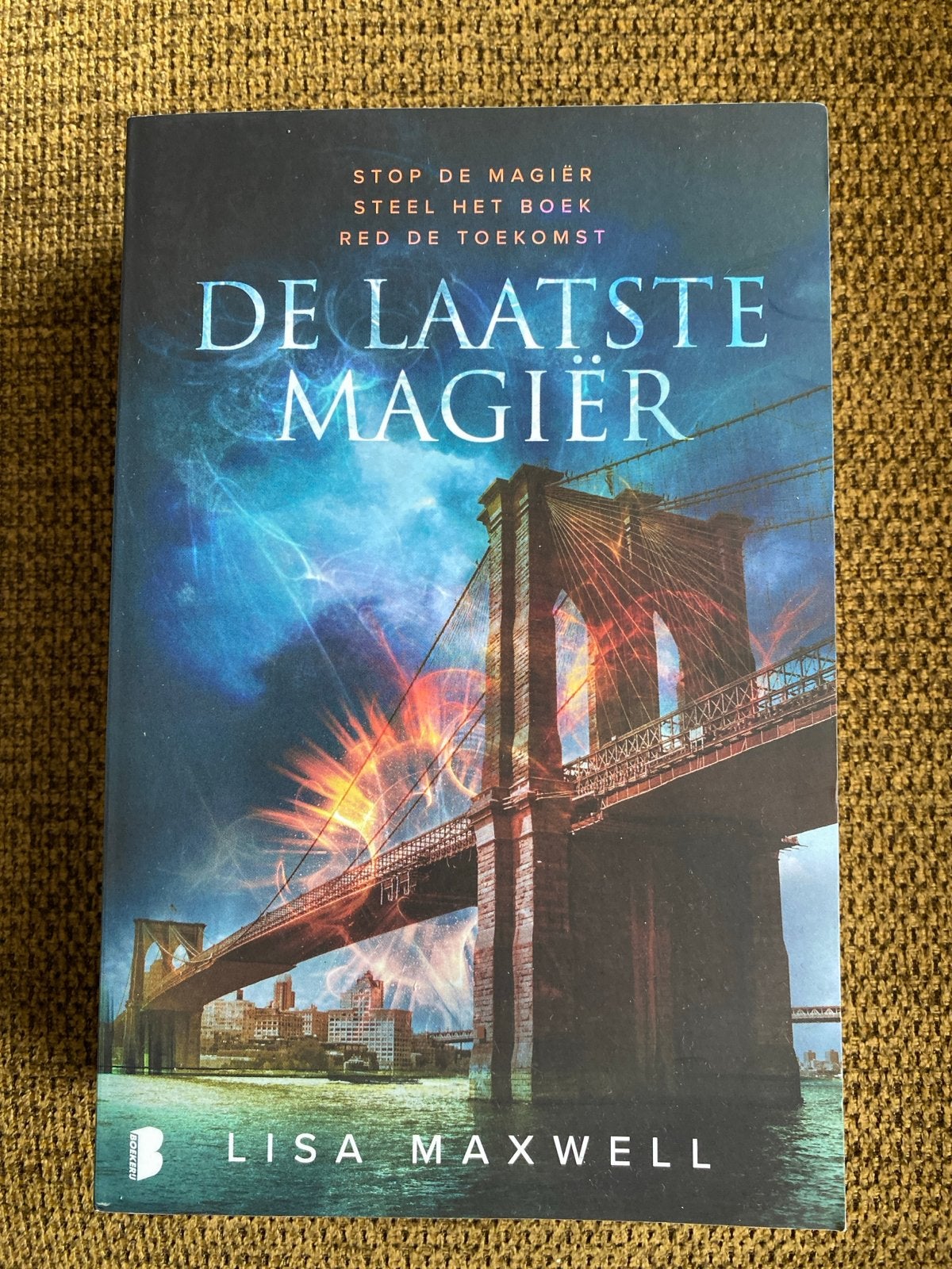Lisa Maxwell - De laatste magiër, Boeken, Ophalen of Verzenden, Zo goed als nieuw, Lisa Maxwell