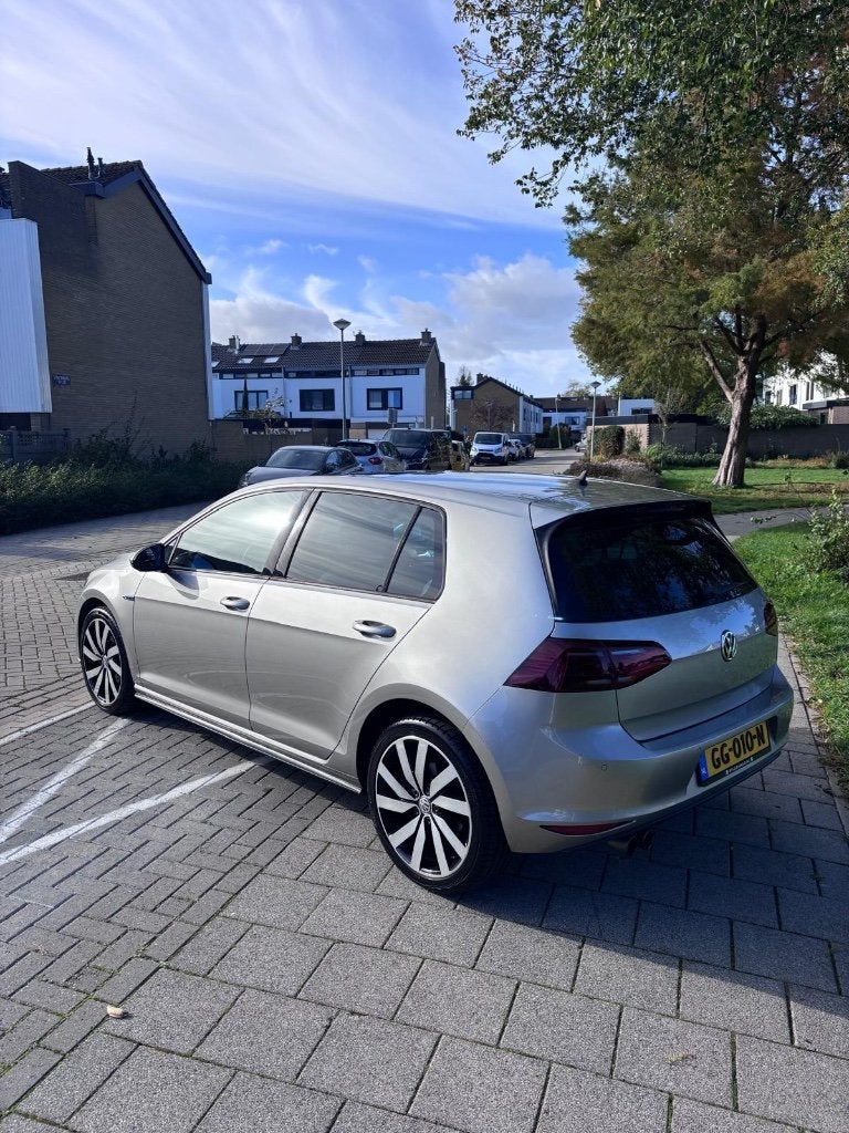 Volkswagen Golf 7 GTE 150KW GTE 5D Grijs Panoramadak, 4 cilinders, 1395 cc, 1499 kg, 149 pk
