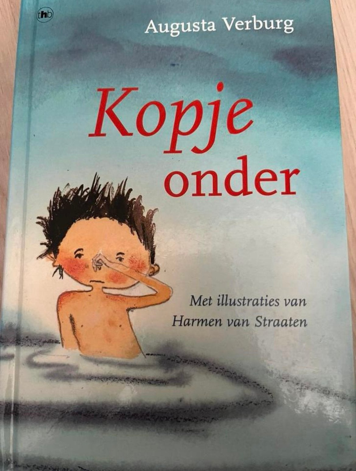 Kopje onder - Augusta Verburg (kinderboek over watervrees), Boeken, Ophalen of Verzenden, Gelezen