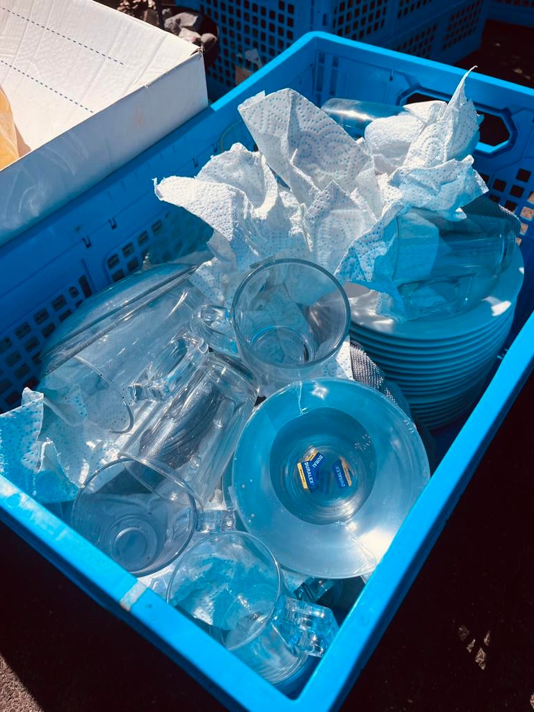 Servies: onbijtbordjes, theeglazen en schotels, Ophalen, Zo goed als nieuw, Overige stijlen, Kop(pen) en/of Schotel(s)