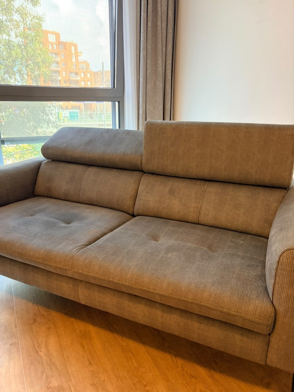 Zachtgroene ribstof bank met verstelbare leuning, Gebruikt, Tweepersoons, 75 tot 100 cm, Ophalen of Verzenden