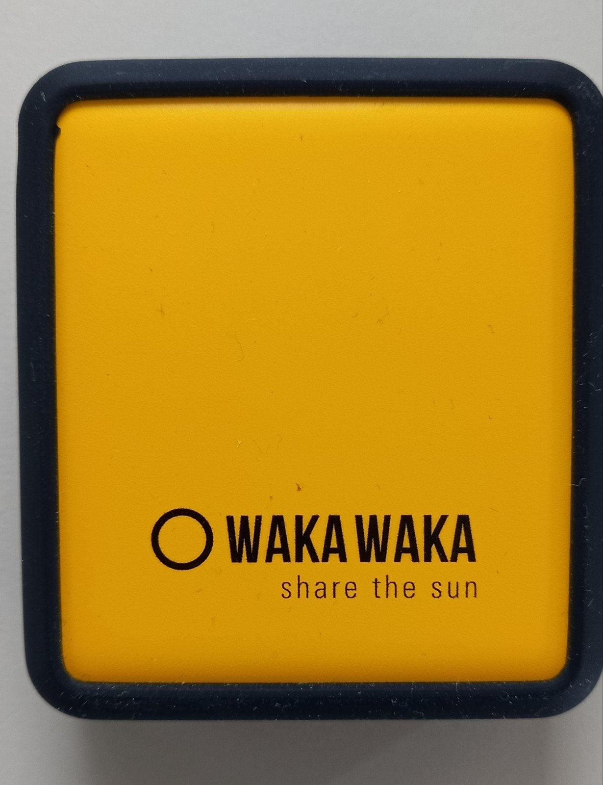 Nieuwe Wakawaka Powerbank 10.000 mAh - Solar Oplader, Ophalen of Verzenden, Nieuw, Wakawaka
